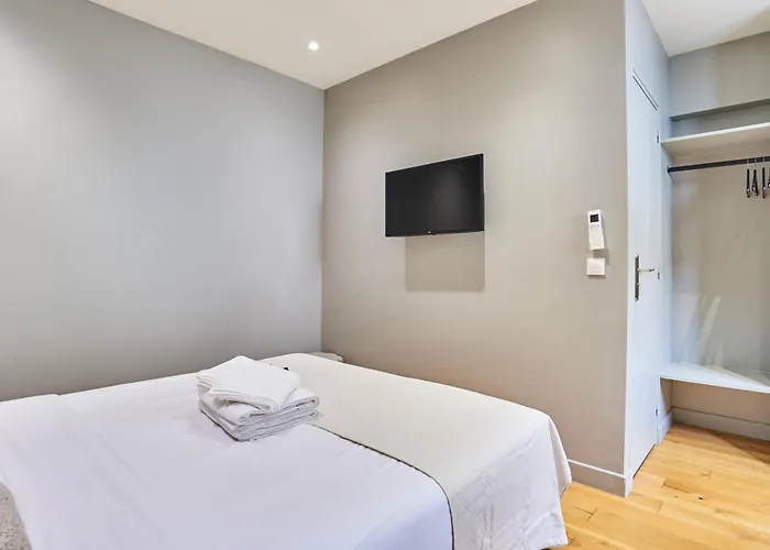 Centre De By Prestige Paris